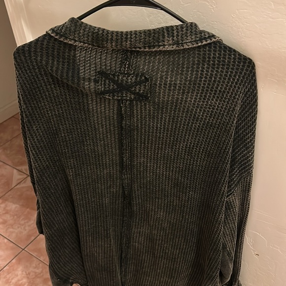 WOMENS COTTON WAFFLE
SHACKET - ACID WASH - ASH BLACK NWT - Picture 4 of 4